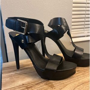 G by Guess Black platform Heels  size 9.5